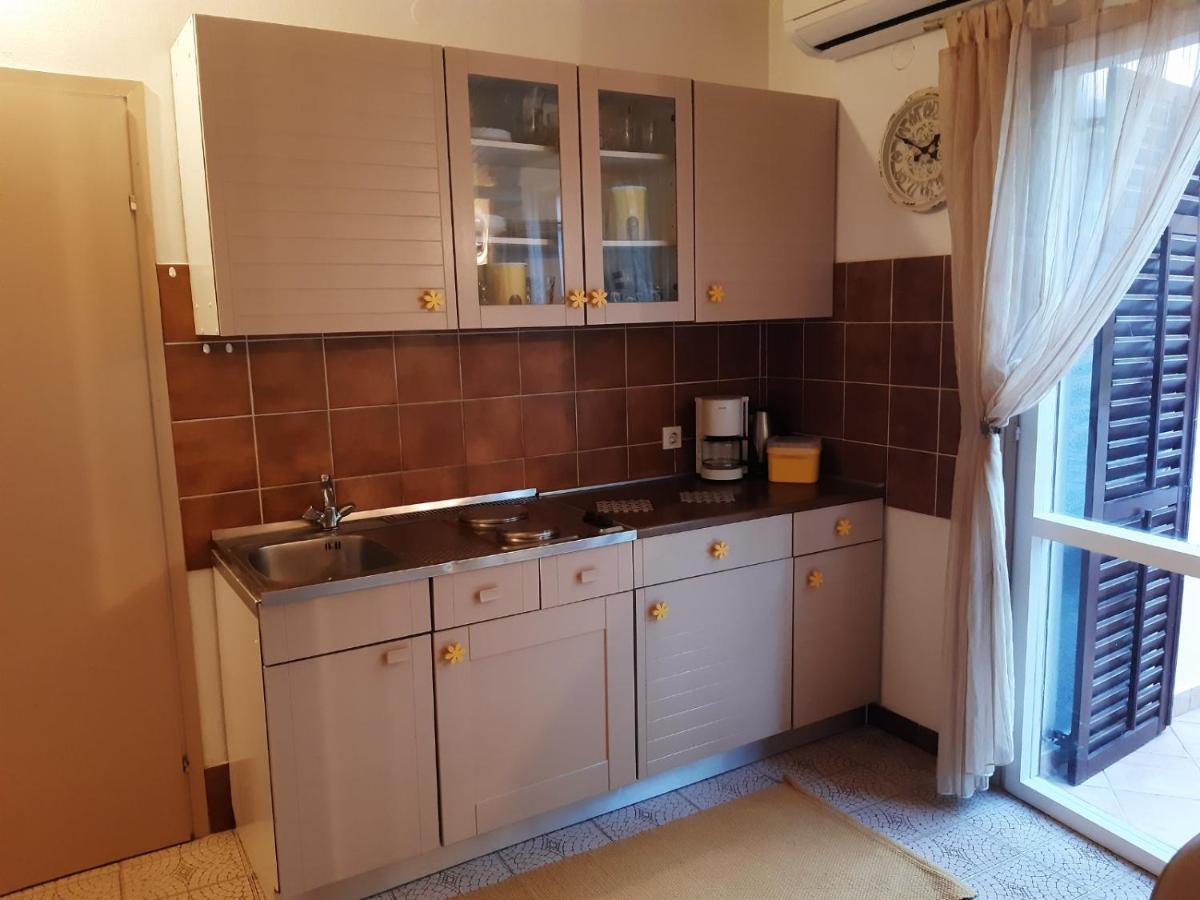 Apartment Tonci ราบ ภายนอก รูปภาพ